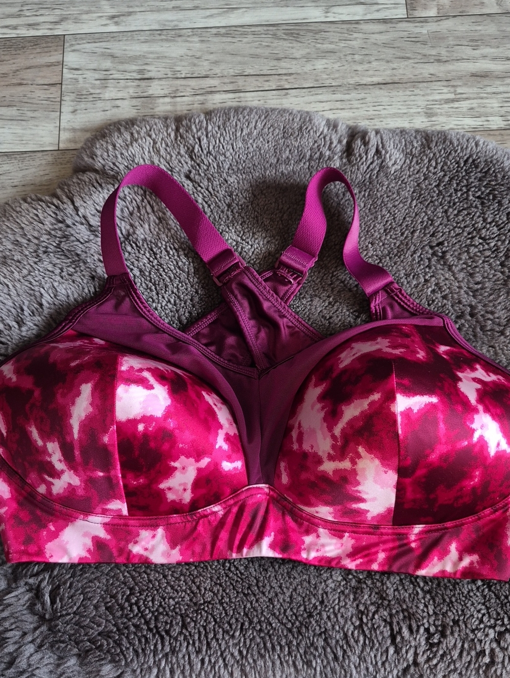 Supportive Women's Sports Bra in Fuchsia Tie-Dye